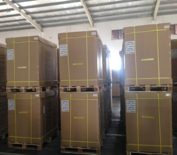 Kiện hàng của khách hàng chờ xuất